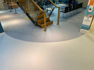 Medical centre vinyl curve